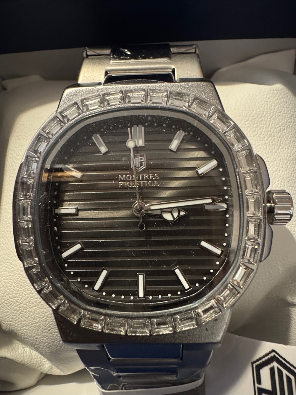 Montres Prestige Men’s Silver Black Dial Crystal Bezel Watch